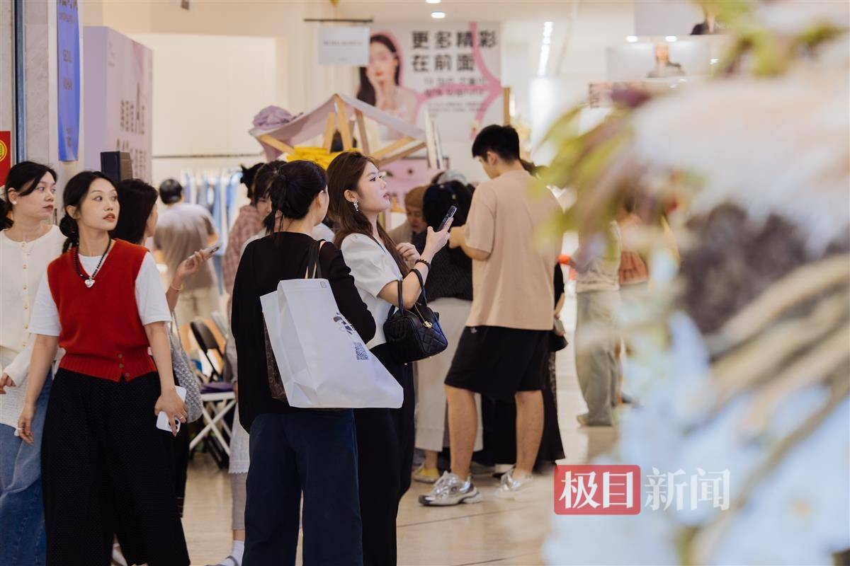 升级亮相!汉正街云尚新增近60家韩流女装品牌