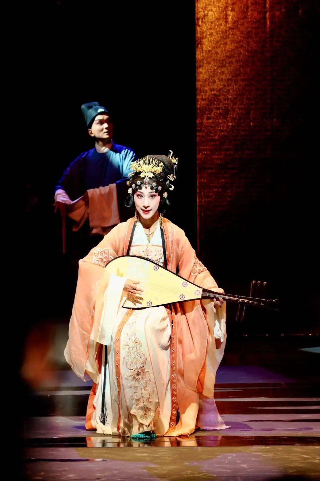 众人谈·上海昆剧团《琵琶行》｜看似首演，也是久别重逢_昆曲_当代_叙事