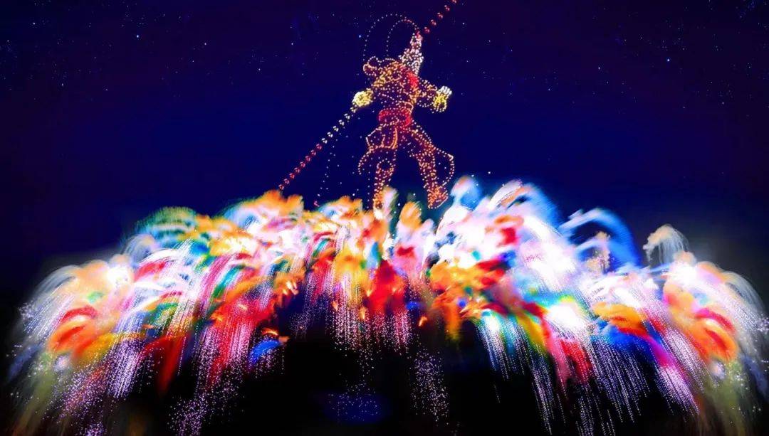 明星 焰火 无人机!视听盛宴礼献国庆