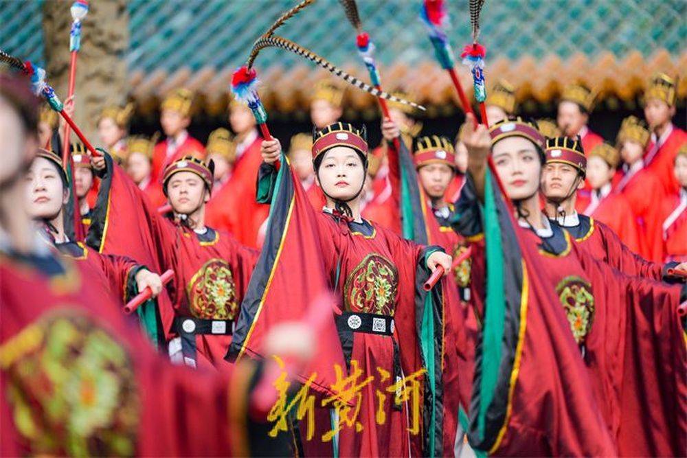 千古礼乐归东鲁，祭孔大典上演“八佾舞”_王锋_俞丹_启户
