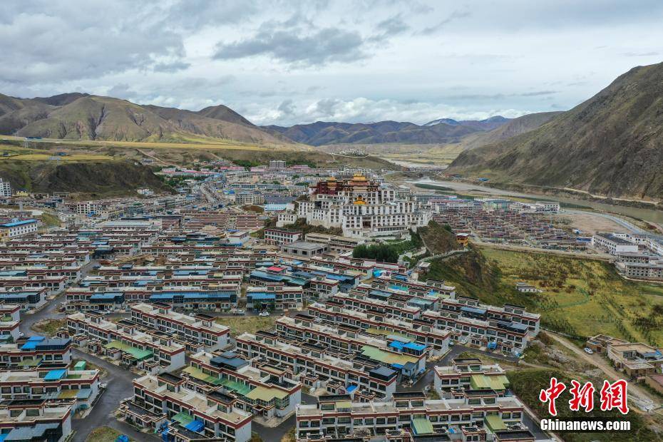 9月27日,西藏那曲市索县的赞丹寺全景
