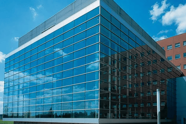 造出苹果店一样的完美玻璃幕墙,代价是什么?