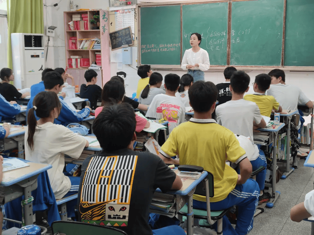四川宜宾市黄冈学校开展小学部"生本课堂"优质课展评活动