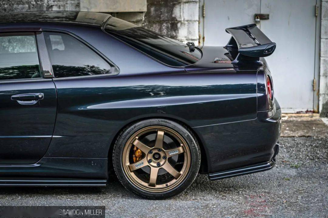 拥有90年代日产gtr全家福的男人你猜他最中意哪款