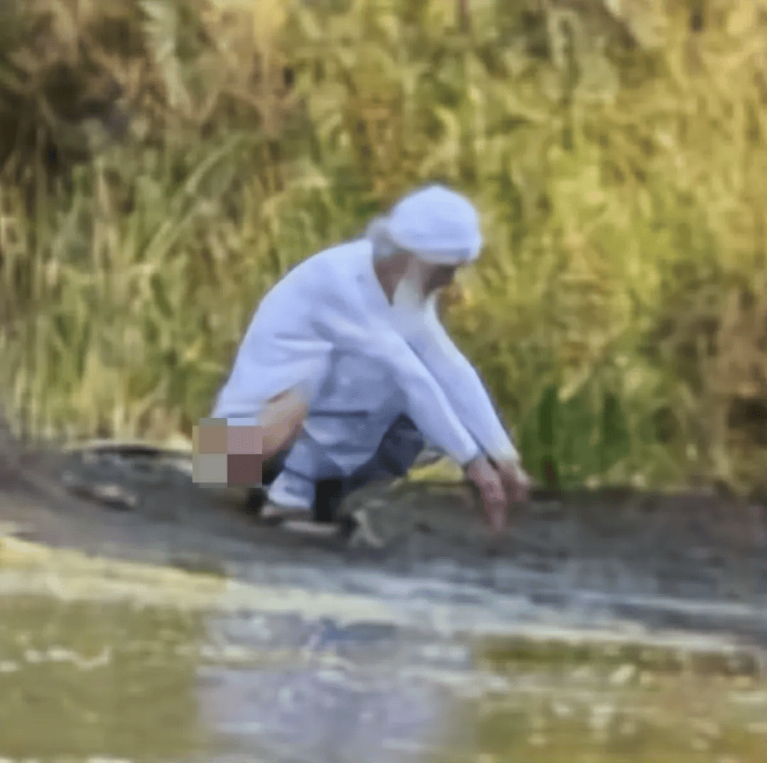 一群印度人在加拿大水源拉屎洗澡被活捉