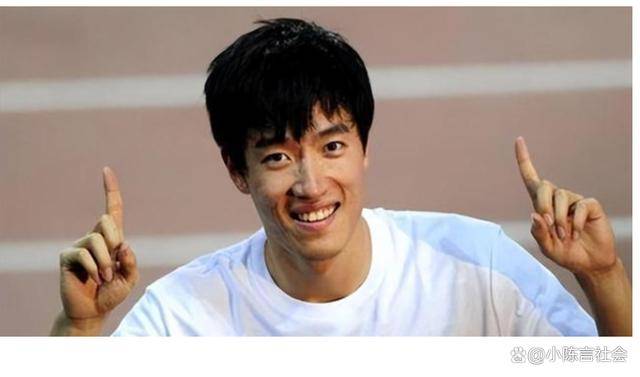 刘翔现在住在美国,和他的妻子吴莎一起过着甜蜜的日子!