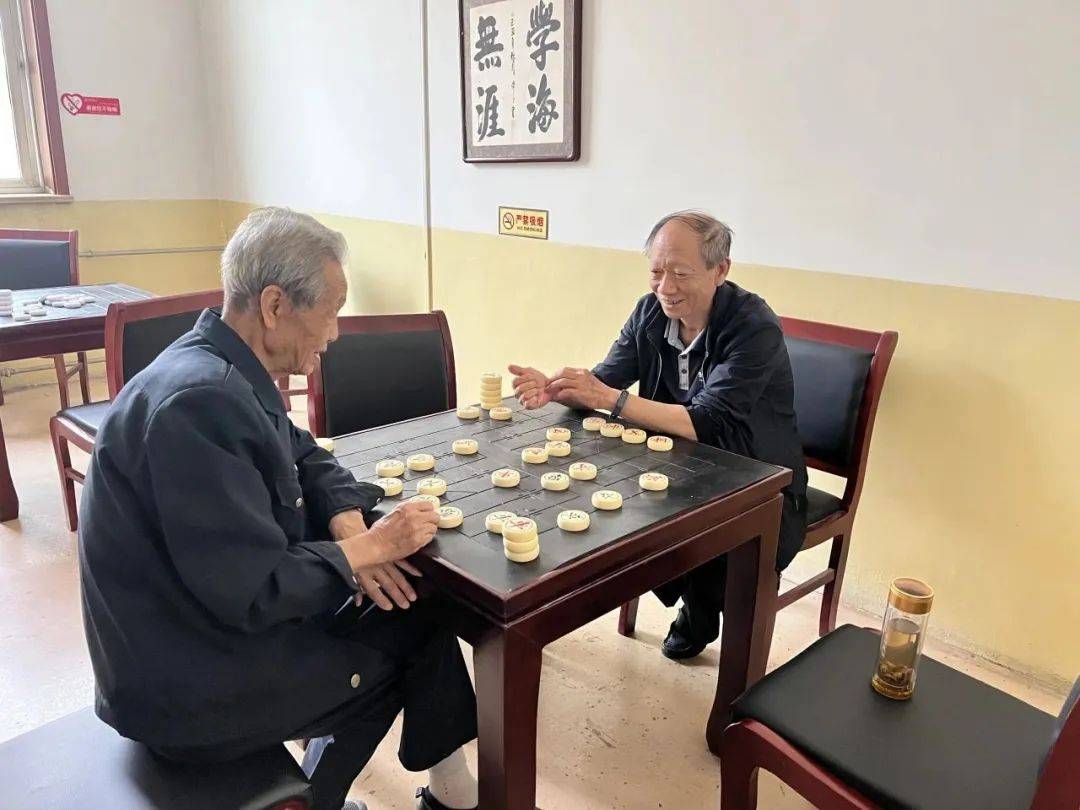 既有斗智斗勇的激烈交锋,也有其乐融融的温馨互动,大家乐在"棋"中,一