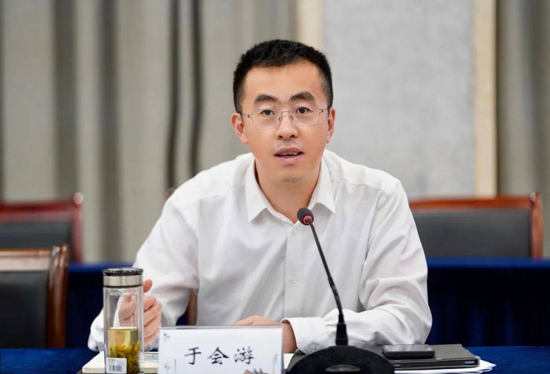 座谈会上,听取了石门镇相关情况汇报后,于会游强调,当前石门镇正处于