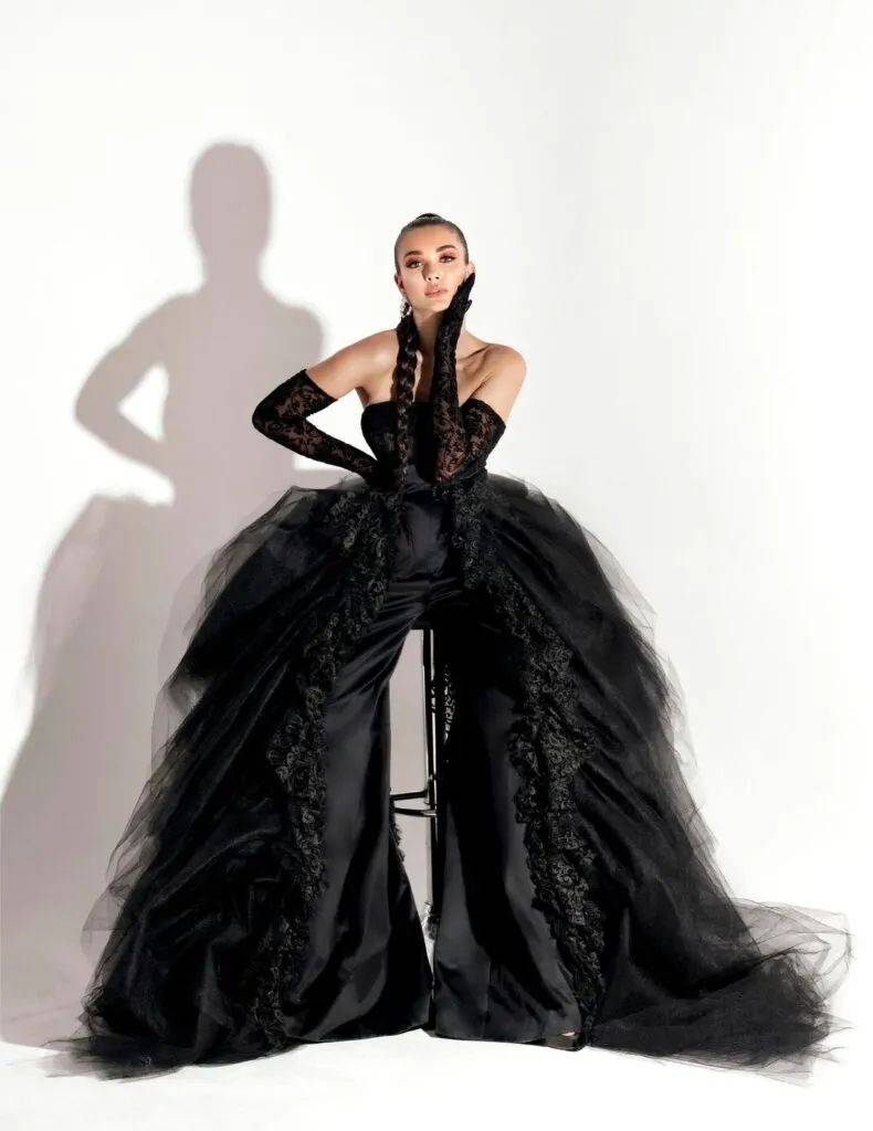 中国设计师 Anna Yinan Zhou 打入美国时尚节目《天桥风云》