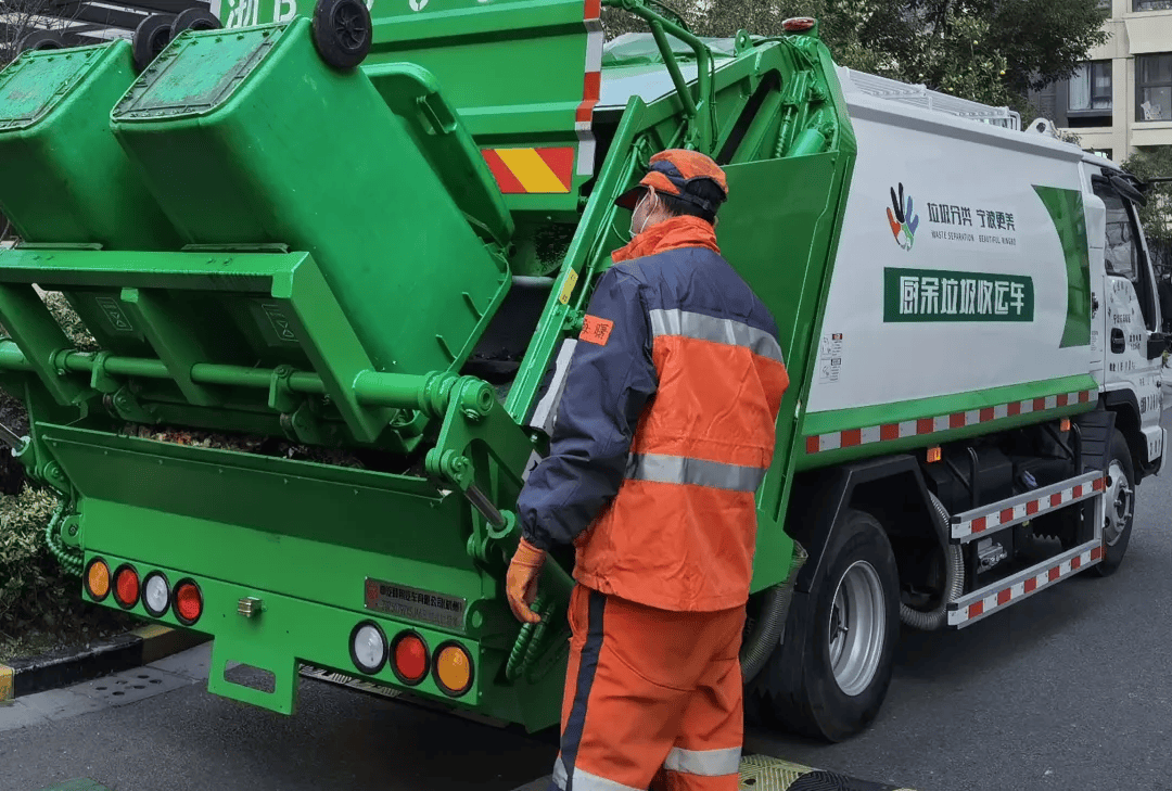 定时出发,定点运行 海曙的生活垃圾"坐"上了"公交车"
