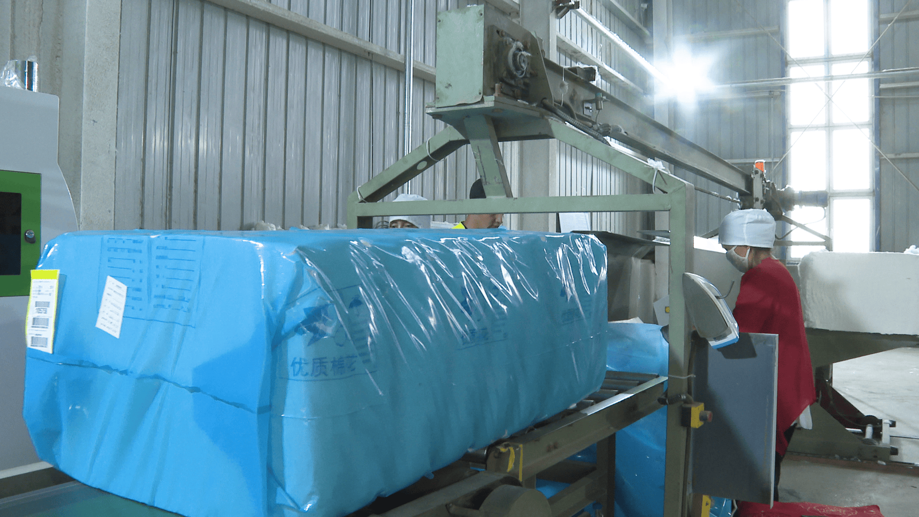 提高田间管理水平,升级加工设备等方面下功夫,不断提升棉花品级质量和