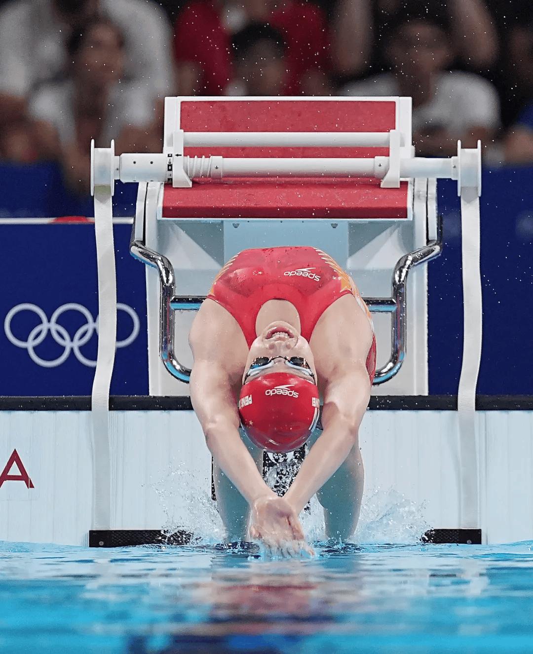 彭旭玮以2分07秒96的出色成绩荣获第六名,实现了个人奥运会最佳战绩