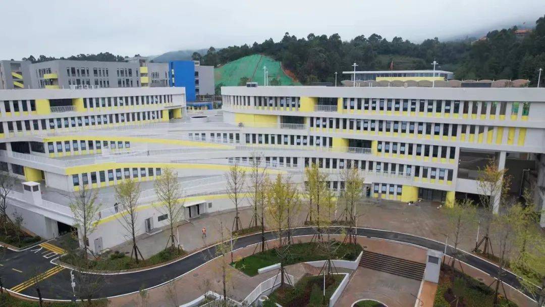 昆八中红云校区正式启用!