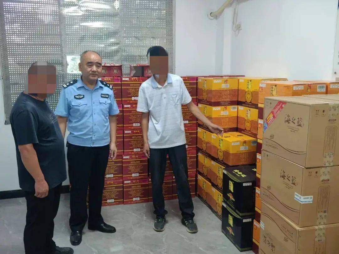 安陆公安成功破获一起家族式制售假酒案,查扣假酒1387瓶!