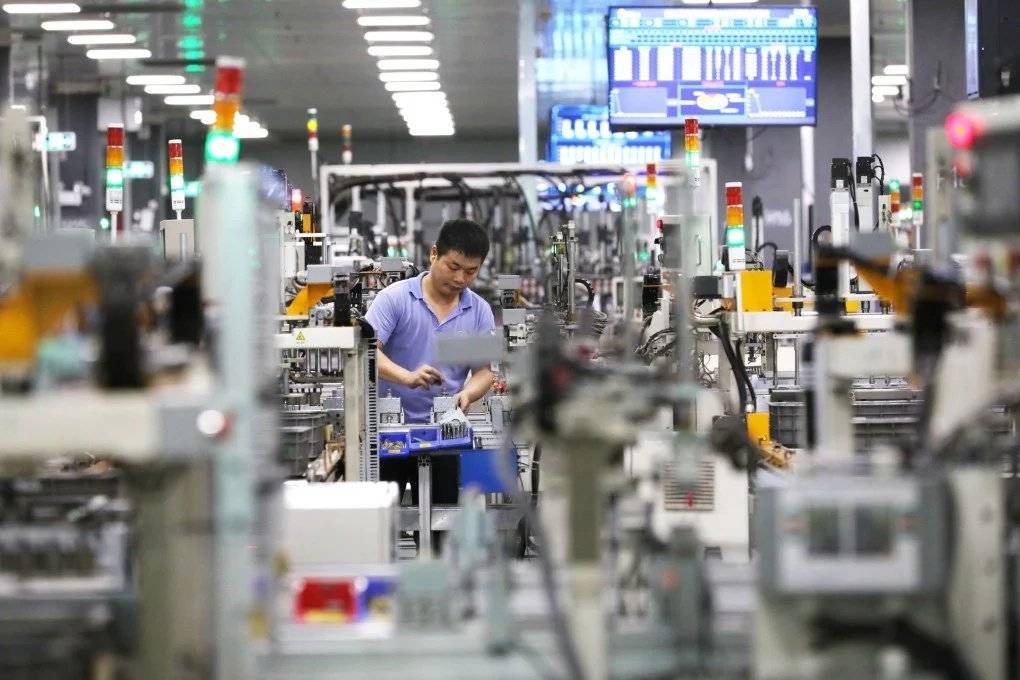 美的生产流水线 / 图源：美的官网 在2022年，美的的海外业务中，近60%还是