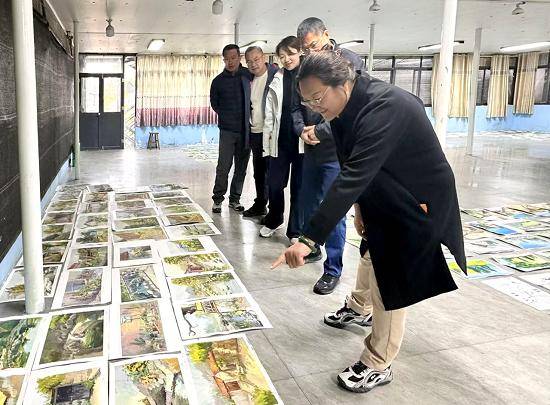 临沂艺术学校一行赴平邑大洼写生基地慰问看望美术部师生