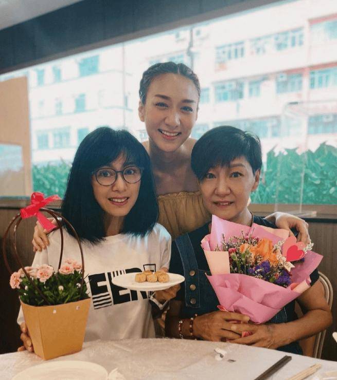 tvb前女星雪梨开通内地社交网!大谈为何爱上徐少强:吻我我就心动了