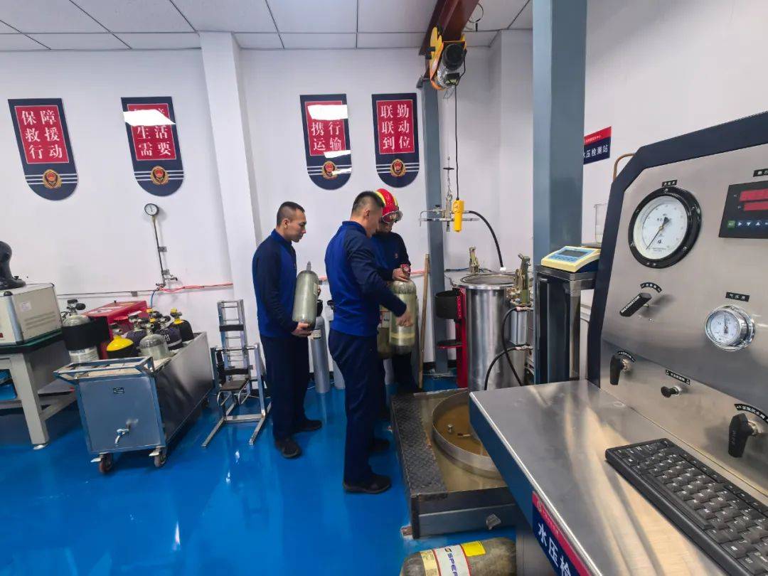 石嘴山市消防救援支队集中开展空气呼吸器气瓶检测鉴定工作