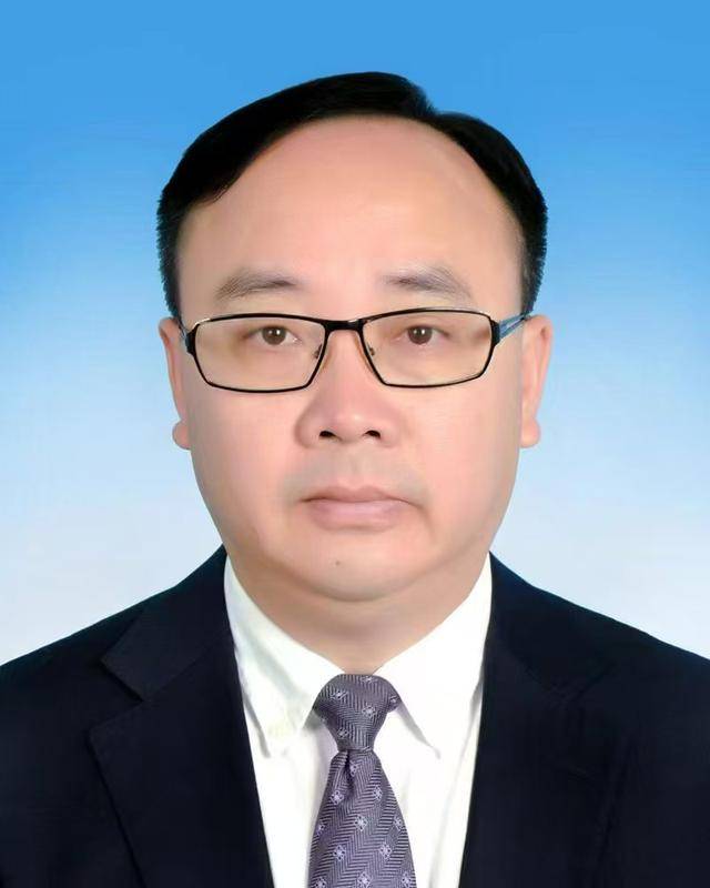 任宜宾市政府副市长黄修国2021年10月,邹家明任三亚市委委员,常委