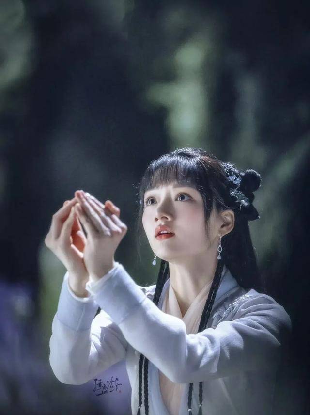 原来李现是她在演艺圈的"唯一"人脉啊_任敏_友谊_进行讨论