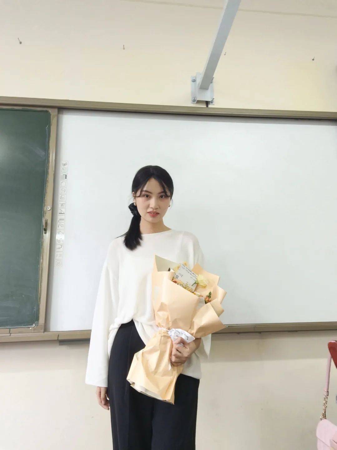 王若晨老师分享人《给教师的建议》分享书籍淇滨区明达小学 第139期