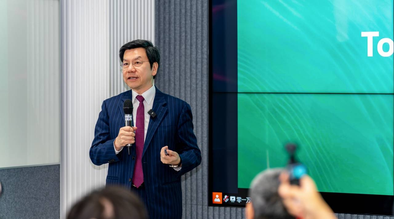 零一万物发布大模型ToB解决方案 已获百胜中国、孩子王等客户认可_Infra_应用_企业