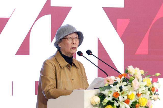 她们拥有一个共同的地平线——中国美术学院_陈海燕_艺术_章培