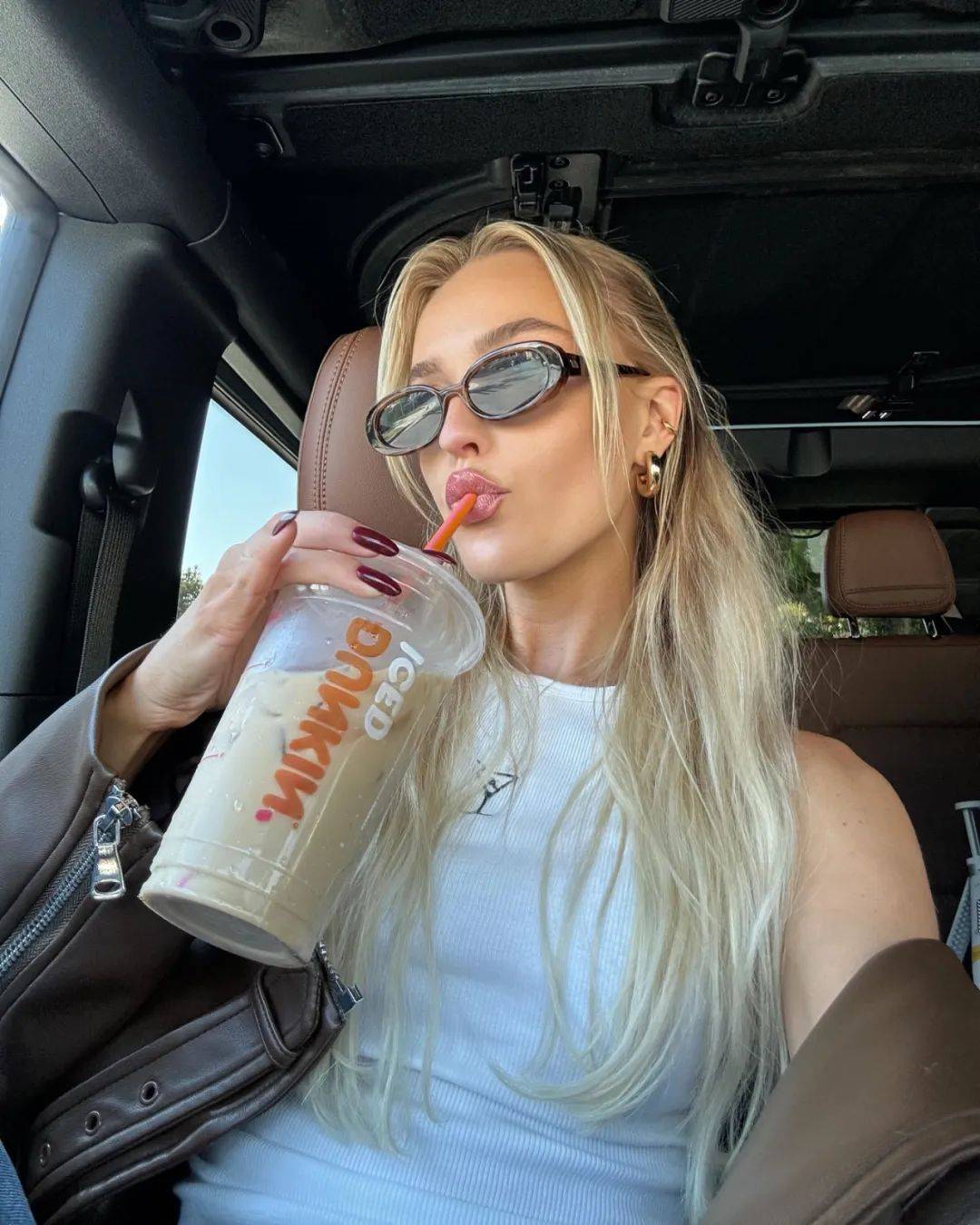 知名网球运动员泰勒-弗里茨的女友摩根-里德尔,也被称为"男子网球界最