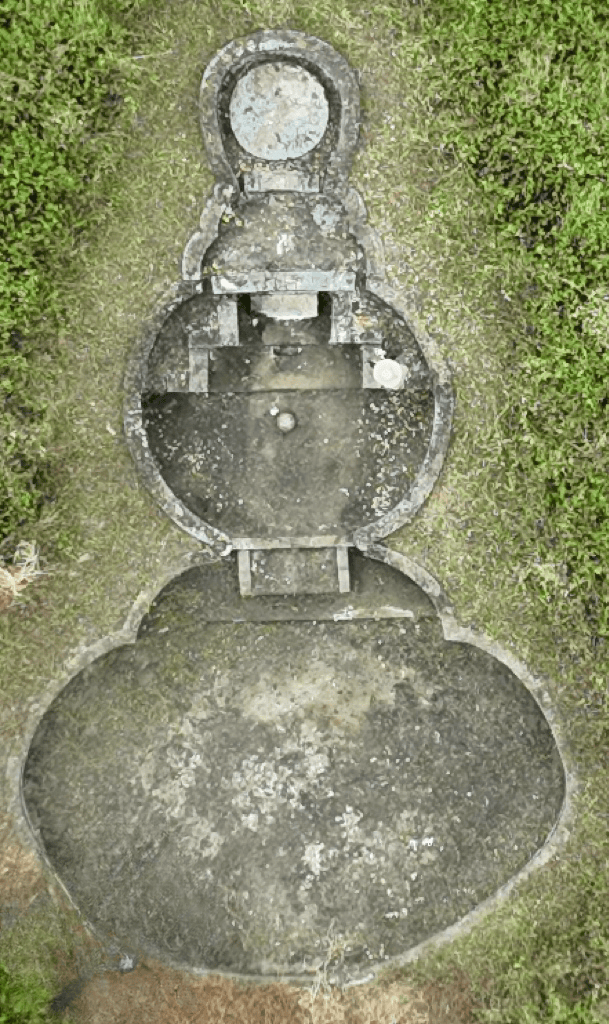 汕尾某地发现形制罕见的葫芦形墓