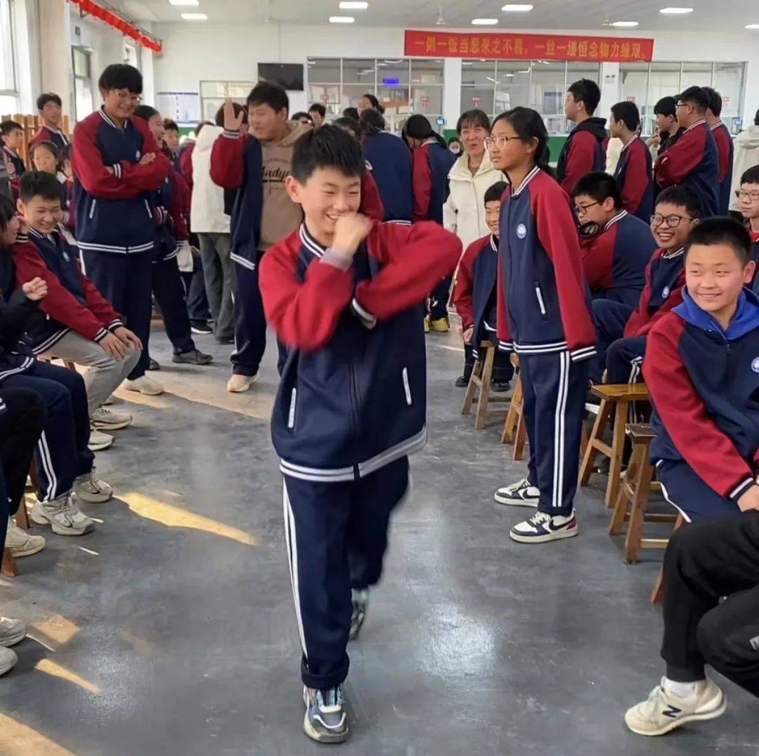 —高阳县旧城中学开展"做最好的自己"主题教育