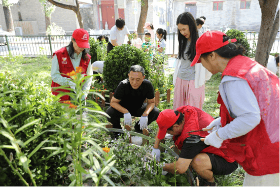 社区文明行 创建展新韵｜爱与志愿同行 绘就和谐美好家6686体育注册园(图4)