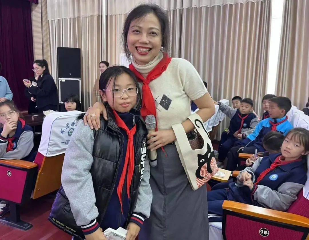 活动侧记|儿童文学作家郁雨君聊城校园活动侧记