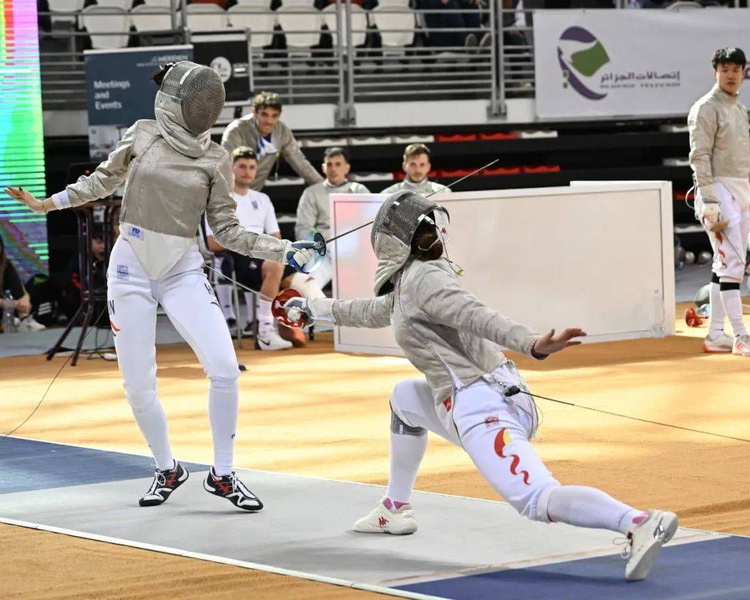 世界杯首站团体赛:匈牙利男重女佩夺冠 韩国男佩爱沙尼亚女重摘金 我