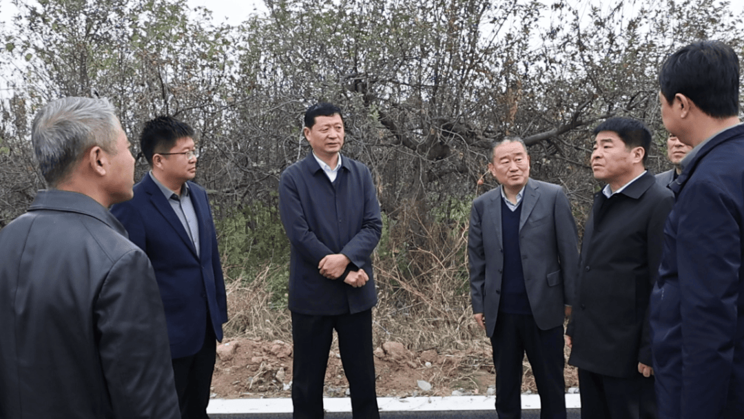 11月12日上午,市委常委,副市长罗军来乾调研g312乾县过境公路项目建设