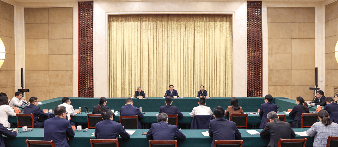 江苏最年轻市委书记,送给年轻干部“五句话” 江苏最年轻市委书记,送给年轻干部“五句话”
