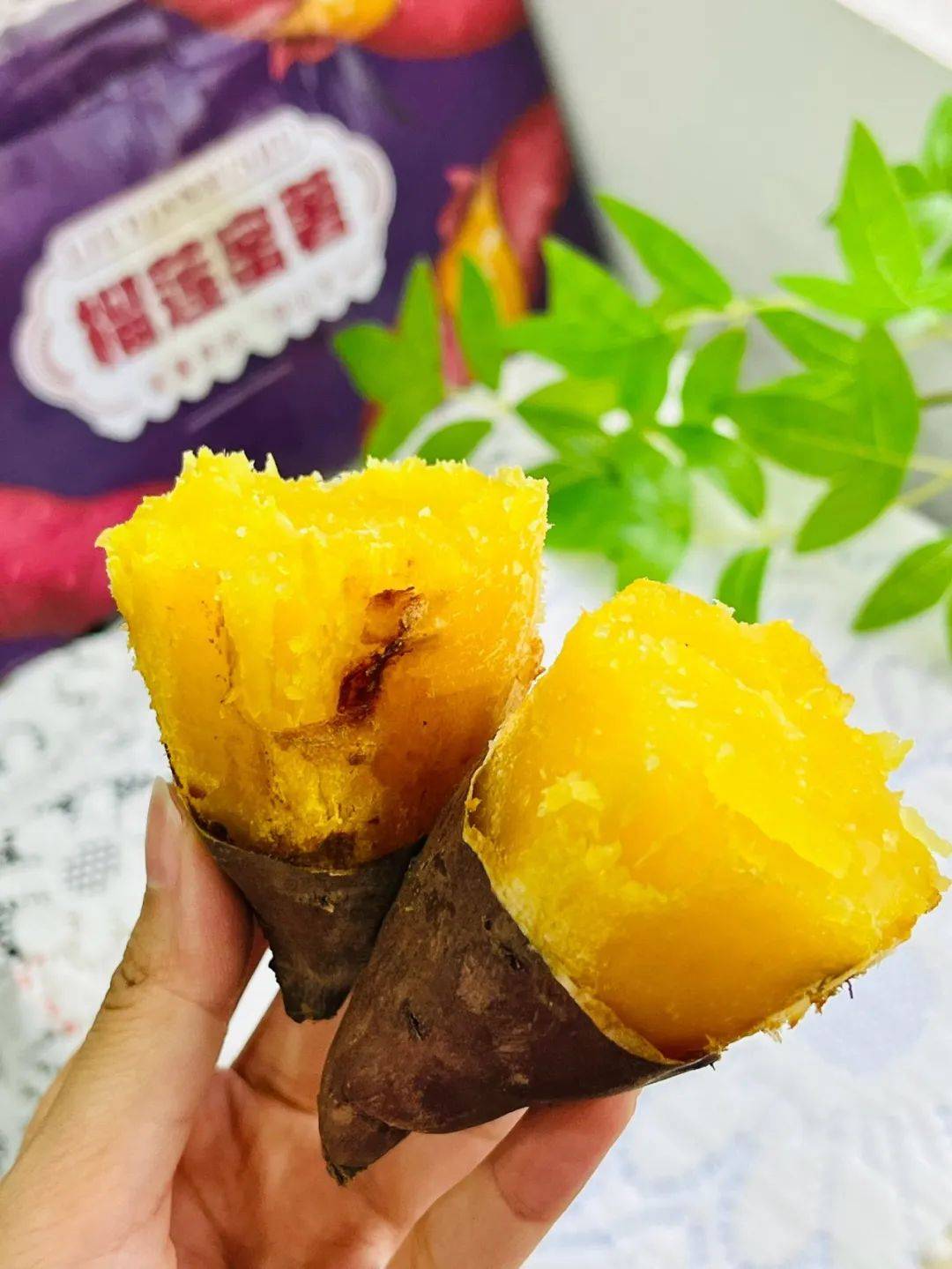 要知道红薯热量是米饭的三分之一在同为粗粮的薯类中热量还是zui