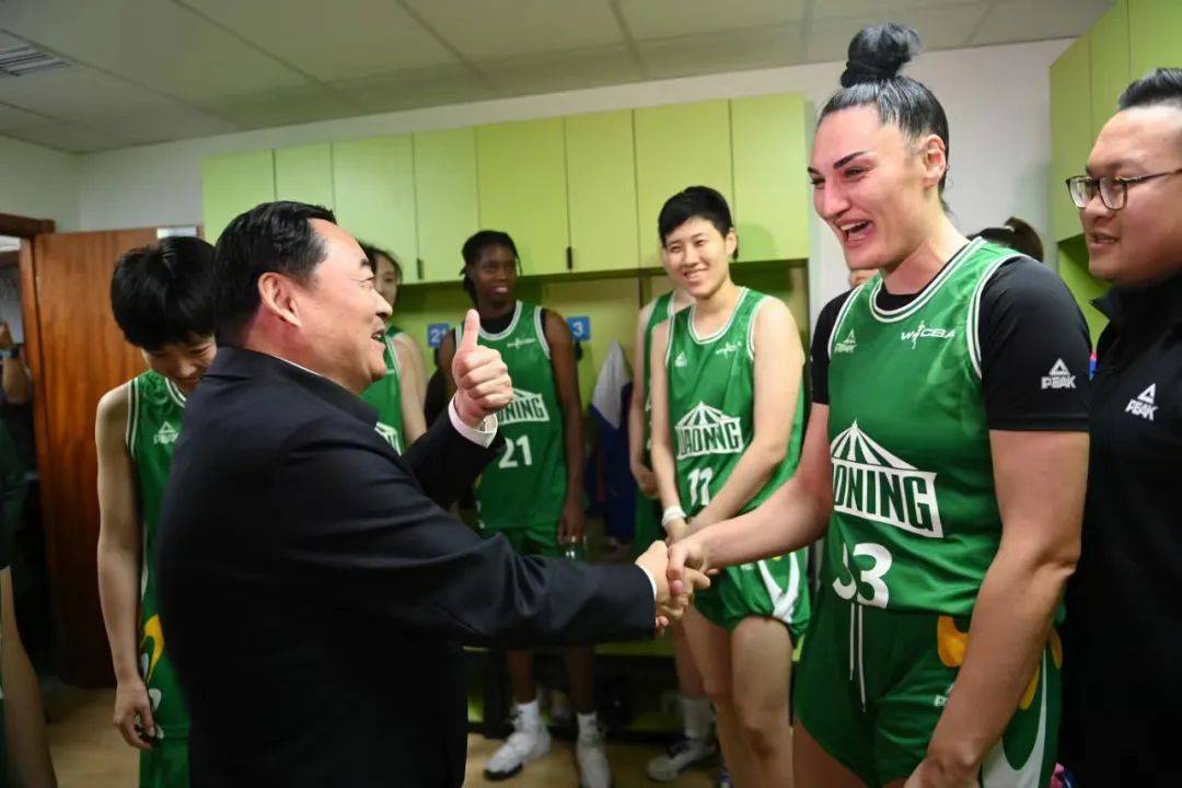 郝鹏在大连专题调研教育工作