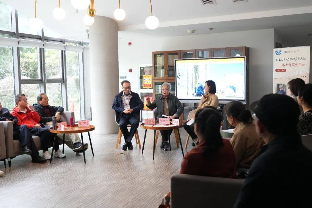 活动中,陈旭华分享自己如何通过深入采访和严谨考证,挖掘出农民企业家