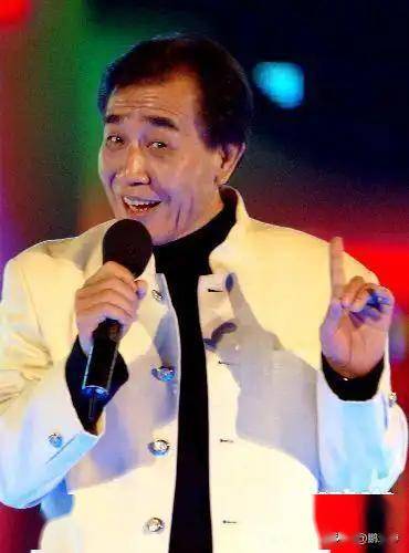 著名歌手张帝娶女儿的闺蜜,67岁老来得子,如今已经满头白发