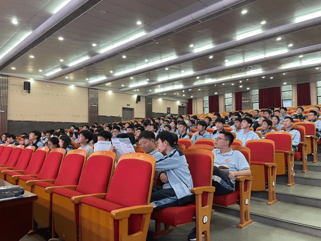 蓝色召唤——海洋科普公益课堂"走进浙江宁波市姜山中学