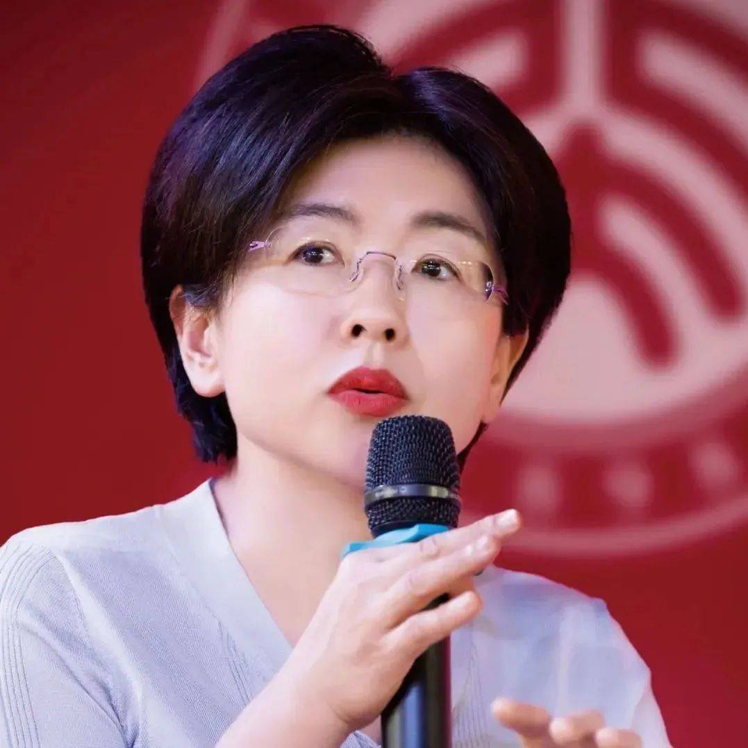 今年盛典,我们邀请北京大学历史学系教授赵冬梅,北京十月文艺出版社总