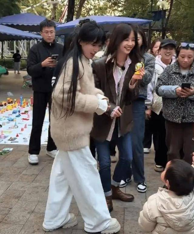 李子柒王冰冰同框录节目:一个温婉如诗,一个干练似火