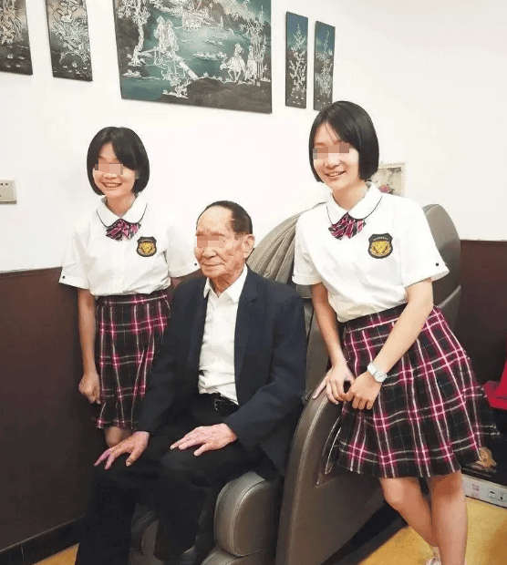 袁隆平孙女上幼儿园,老师问:爷爷是干什么的?孙女的回答笑翻了