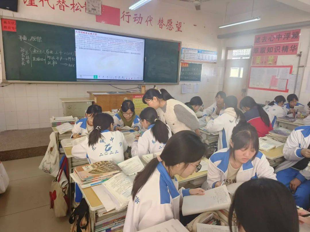 诸城市龙城中学:弯道超车,力求数量和质效的双赢