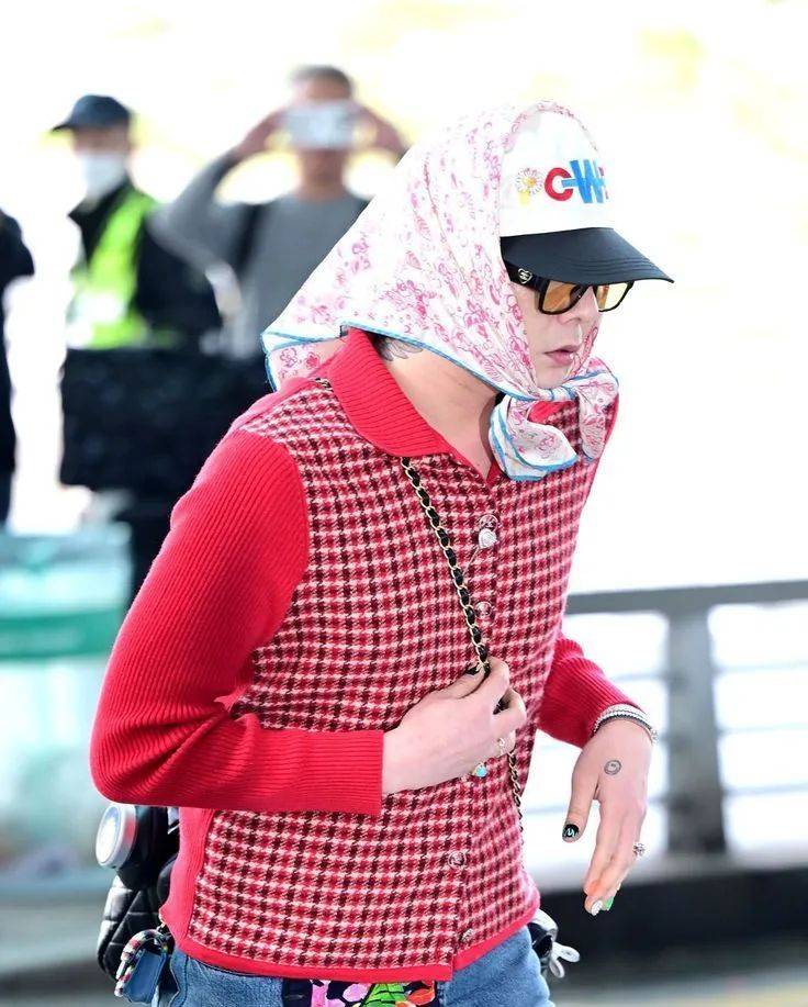 女装 头巾?权志龙回归带火了哪些品牌