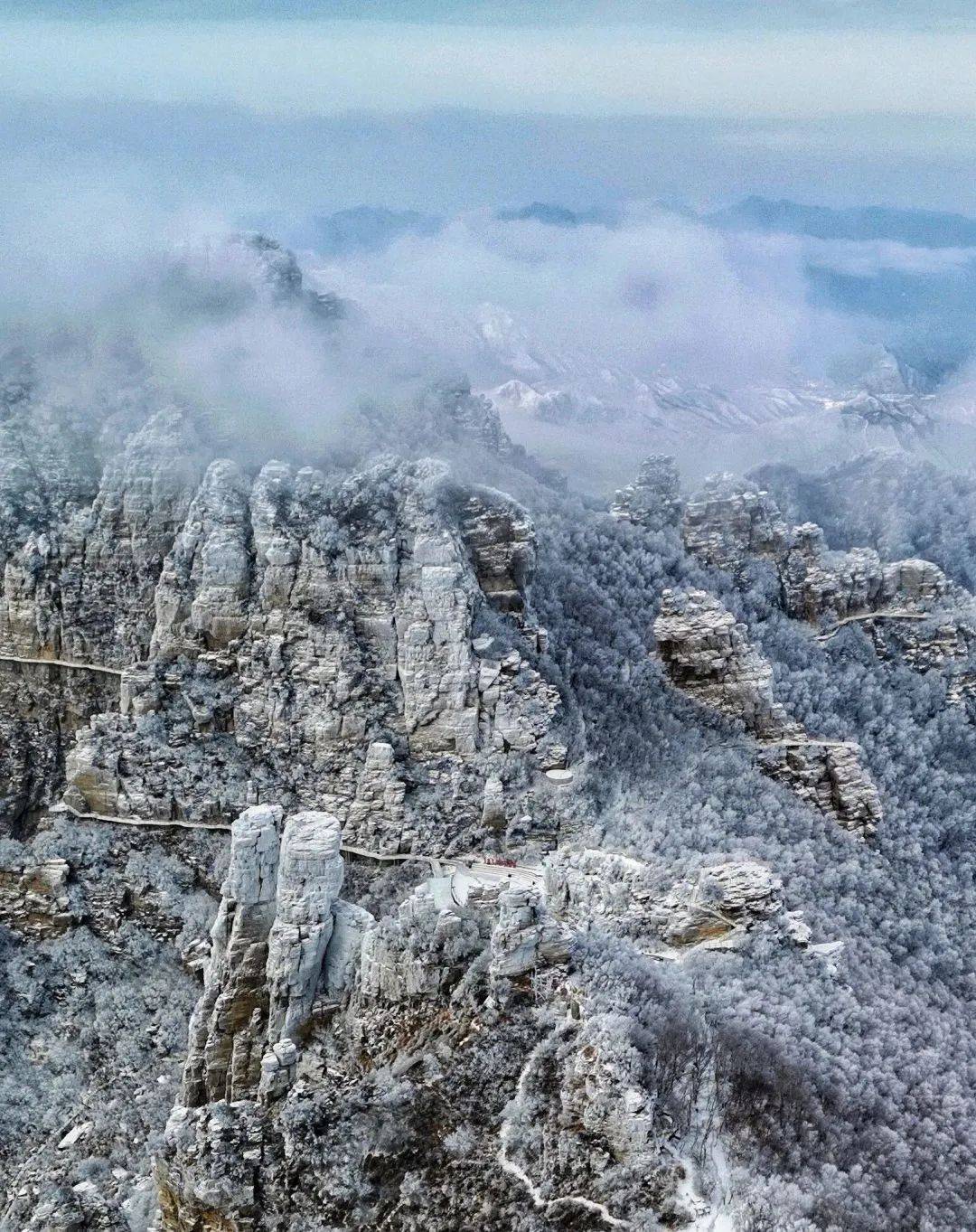 白石山下雪啦