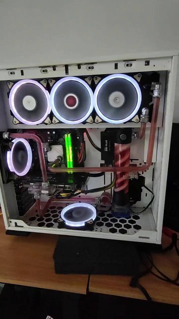 探索DIY水冷的魅力：打造个性化的电脑冷却系统