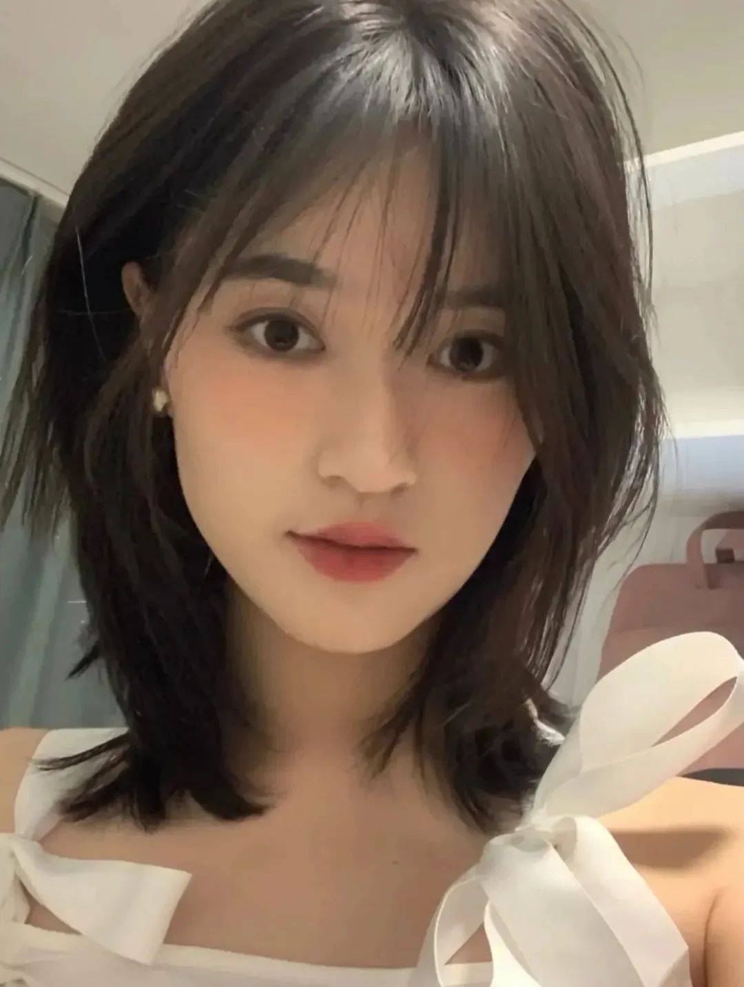 方脸圆脸的女生都剪这些发型
