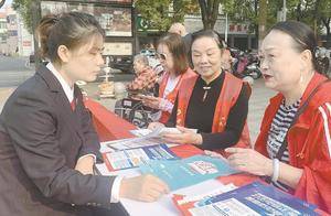 印染社区新时代文明实践站联合区人民法院开展普法宣讲志愿服务活动