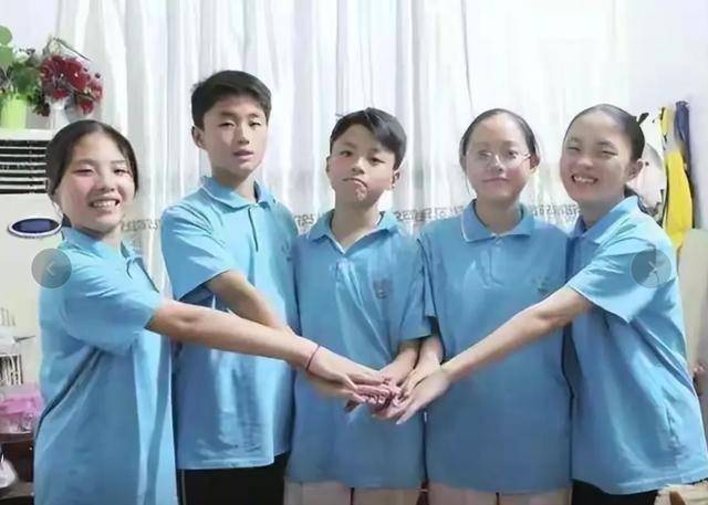 河北女子冒死生下首例5胞胎,丈夫劳累过度去世,后来一家怎样了